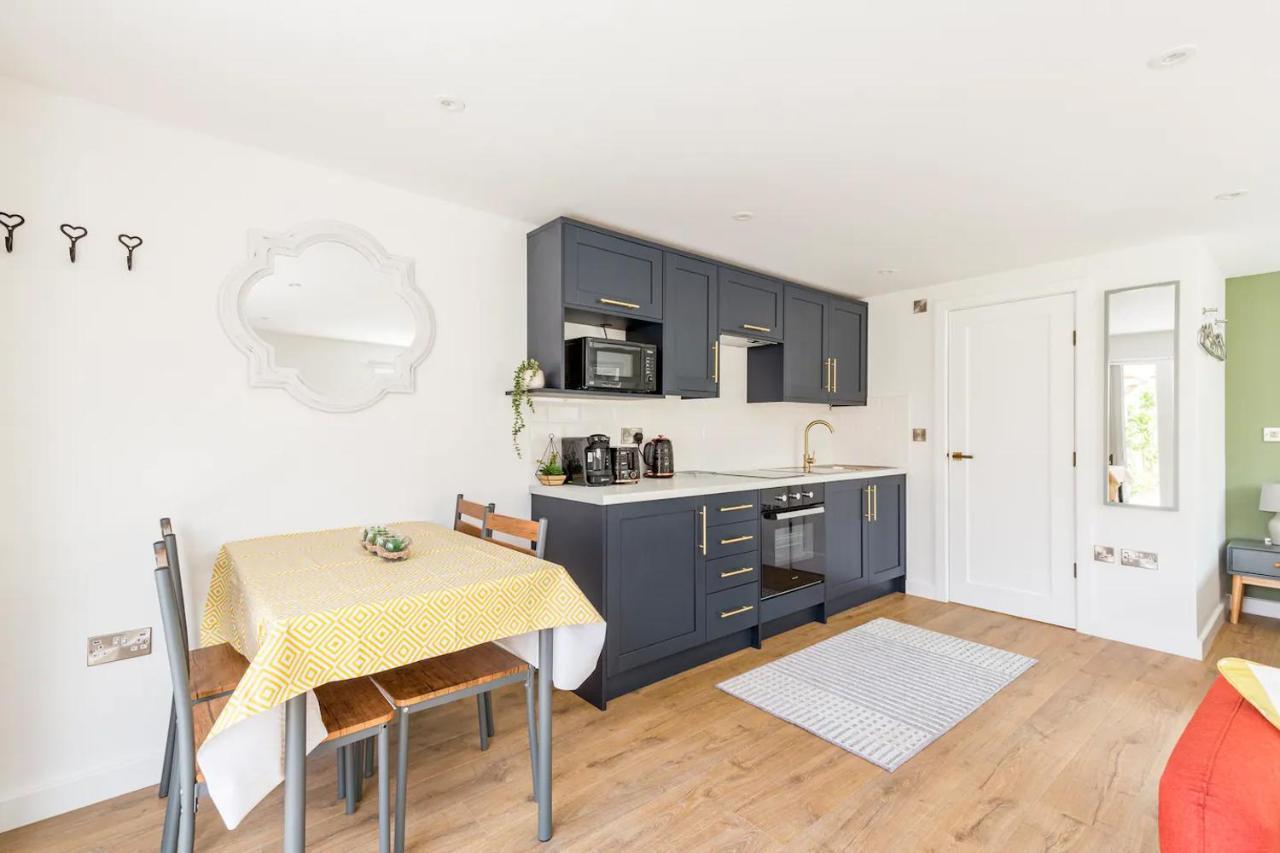 Charming Chester Studio With Private Garden & Free Parking Экстерьер фото