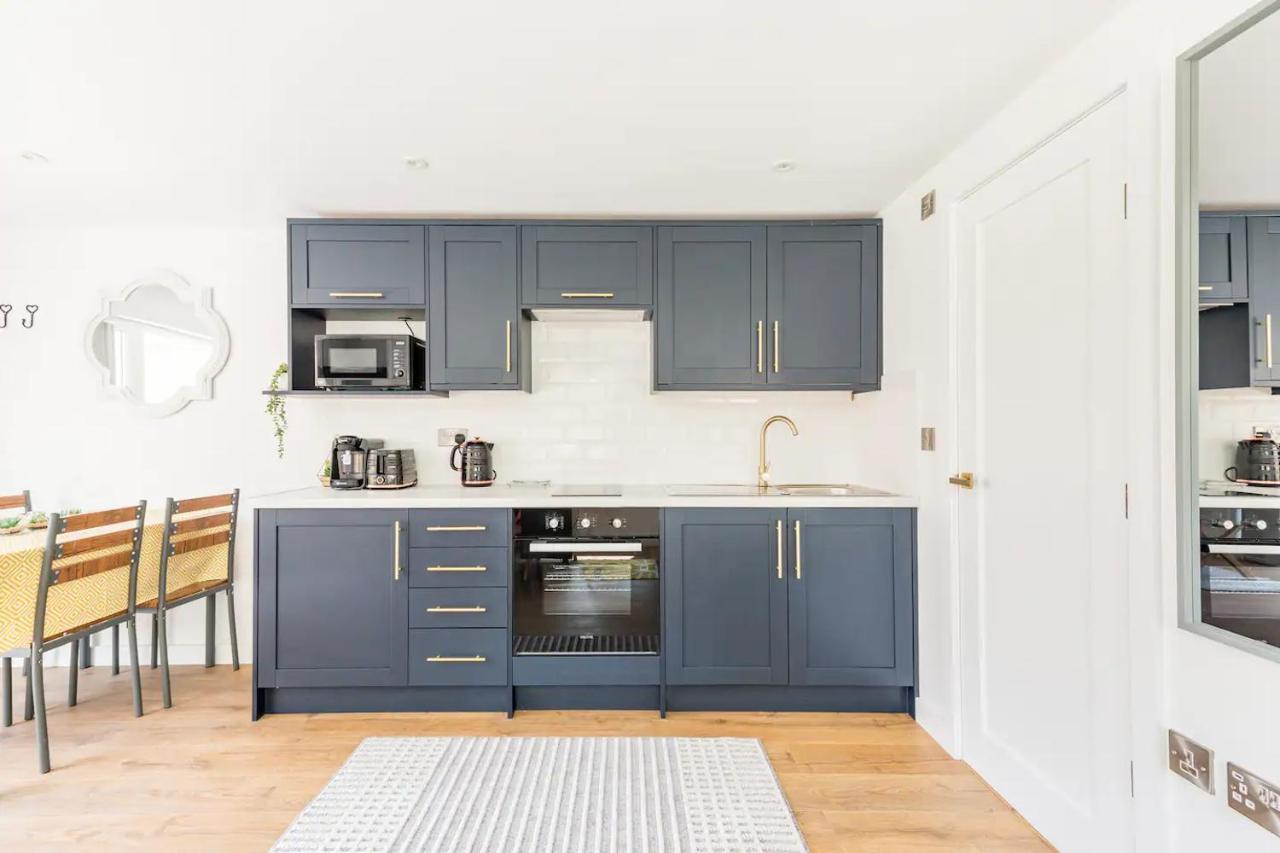 Charming Chester Studio With Private Garden & Free Parking Экстерьер фото