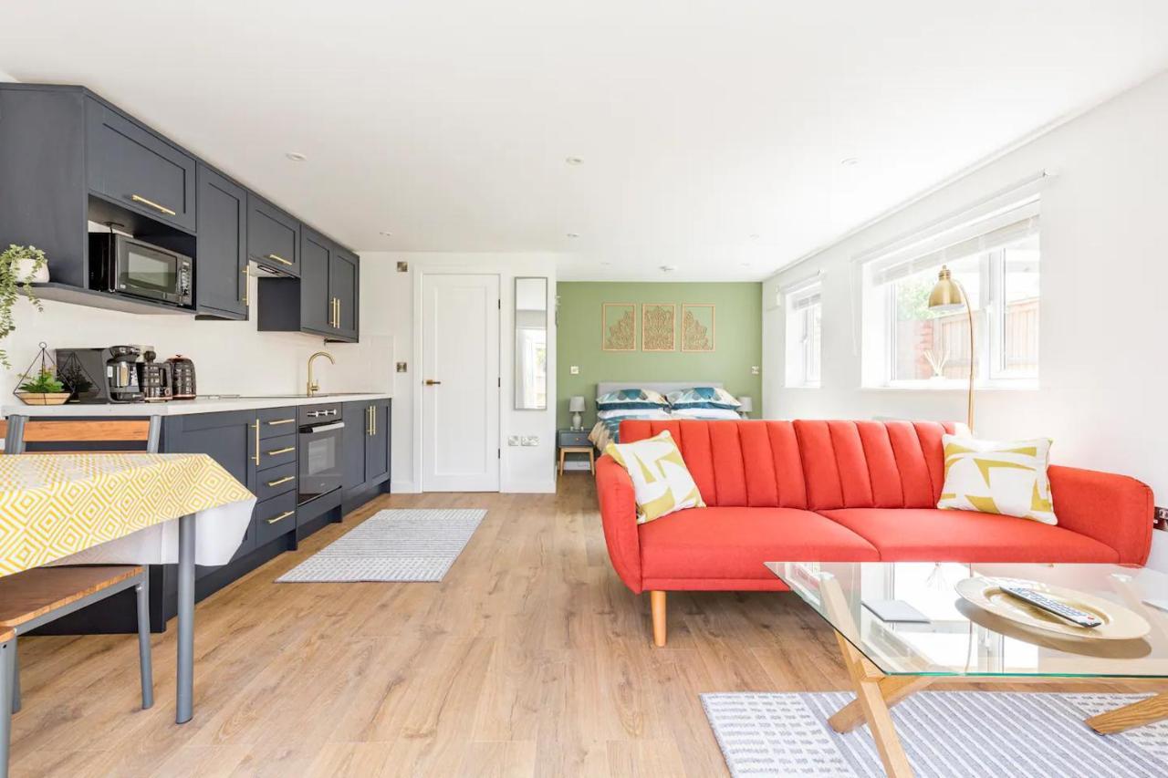 Charming Chester Studio With Private Garden & Free Parking Экстерьер фото