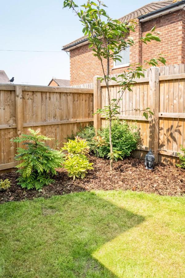 Charming Chester Studio With Private Garden & Free Parking Экстерьер фото