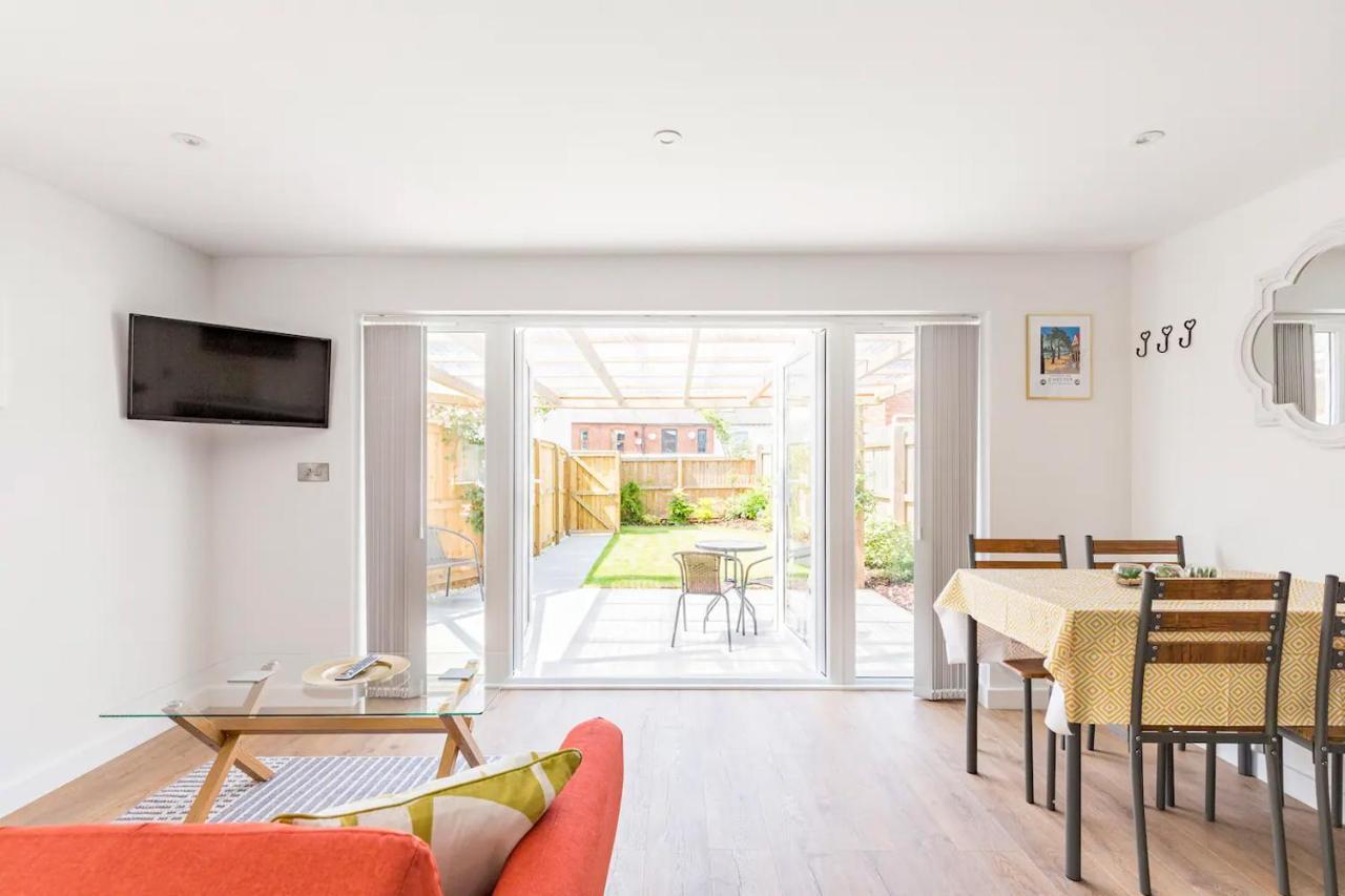 Charming Chester Studio With Private Garden & Free Parking Экстерьер фото