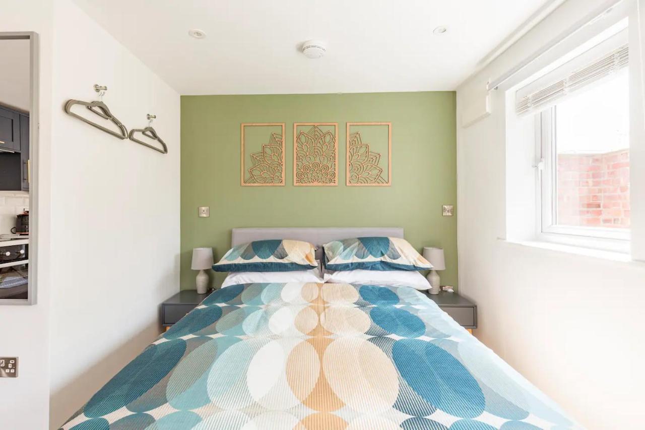 Charming Chester Studio With Private Garden & Free Parking Экстерьер фото