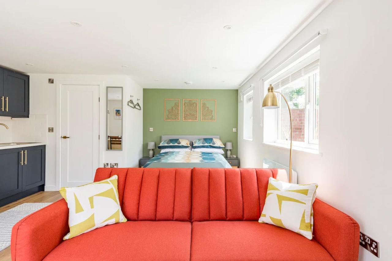 Charming Chester Studio With Private Garden & Free Parking Экстерьер фото
