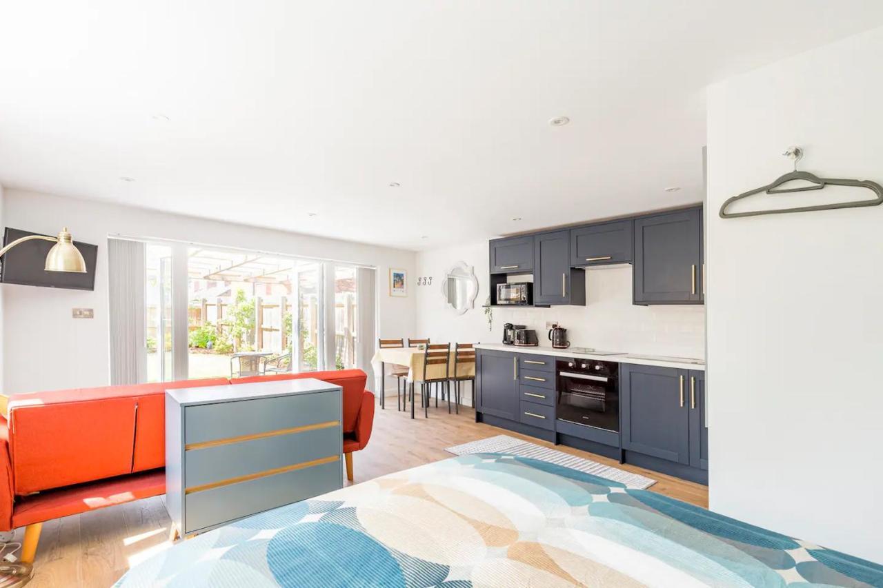 Charming Chester Studio With Private Garden & Free Parking Экстерьер фото
